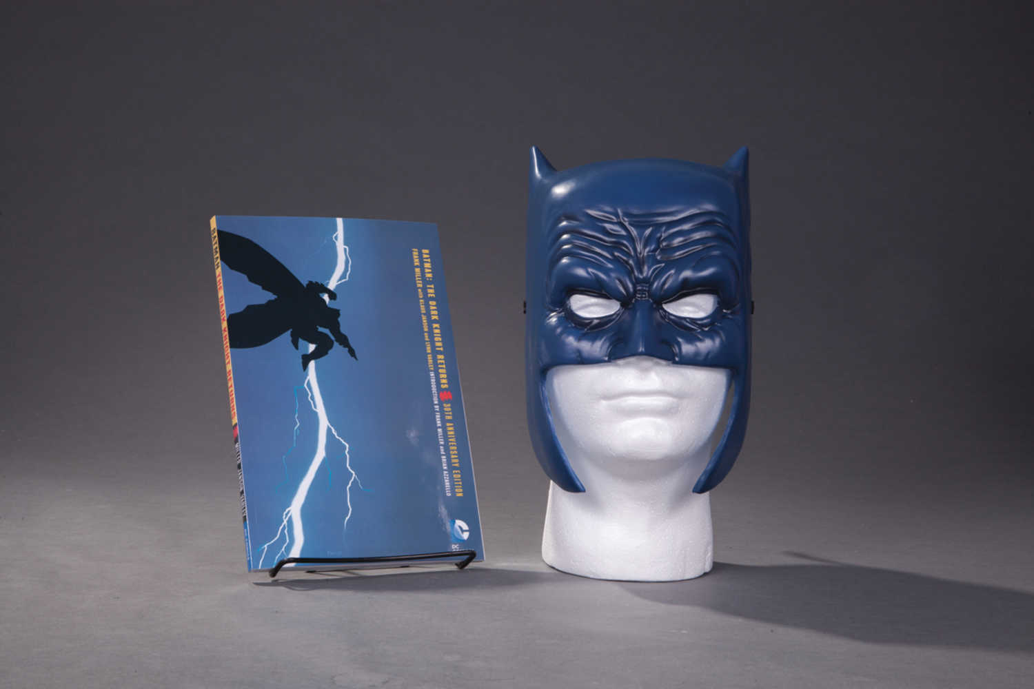 Batman Dark Knight Returns Book & Mask Set | L.A. Mood Comics and Games